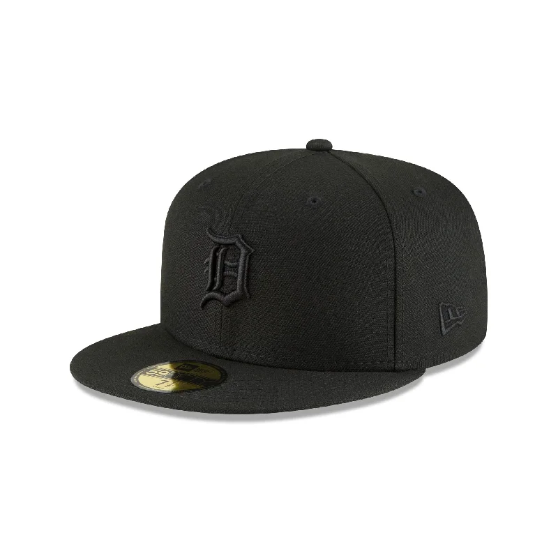 Men’s rich black strap-Detroit Tigers Basic Black on Black 59FIFTY Fitted Hat