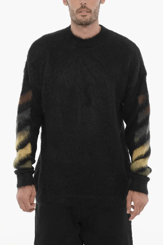 Men’s relaxed turtleneck top-Off-White Crew-neck Fluffy Sweater with Contrasting Logo