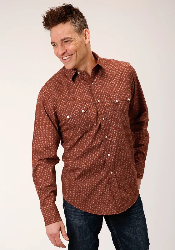 Men’s sharp checkered shirt-Roper Mens Brown 100% Cotton Arrow Geo L/S Shirt